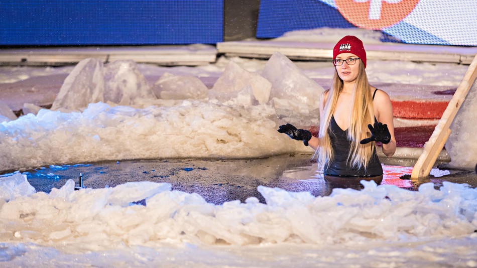 Polar Bear Pitching Tatsiana Zaretskaya